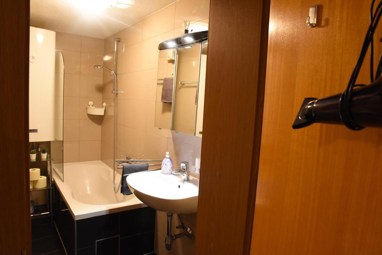 왕글 80 M2 Haushaelfte, 3 Zimmer, Parkplaetze, Bis 6 Pers 아파트 외부 사진