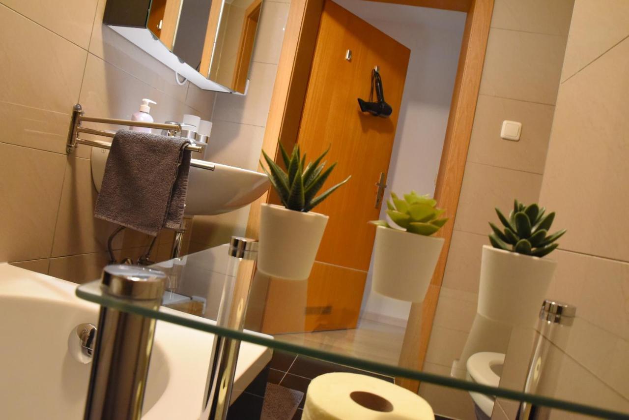 왕글 80 M2 Haushaelfte, 3 Zimmer, Parkplaetze, Bis 6 Pers 아파트 외부 사진